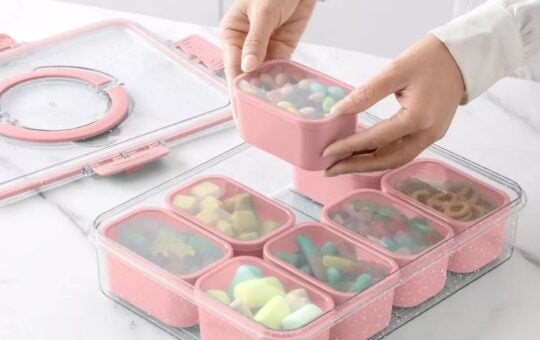 pink easter snackle box