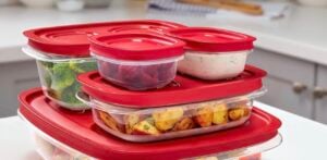 rubbermaid easy store containers with red lids
