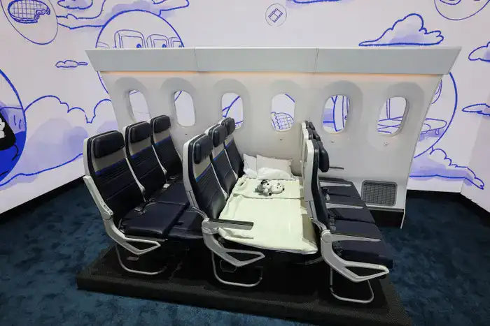 united relax row