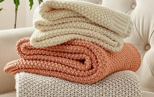 Joydeco Chunky Cable Knit Throw Blanket