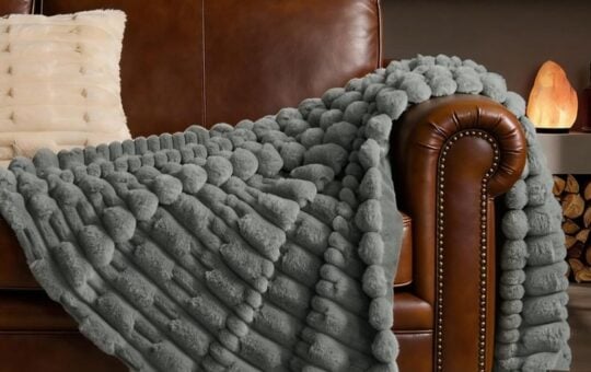 bedelite throw blanket