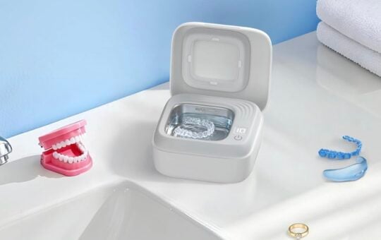 retainer cleaner andola white