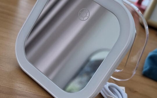 3.5 Rechargeable Travel Makeup Mirror 30X Magnification
