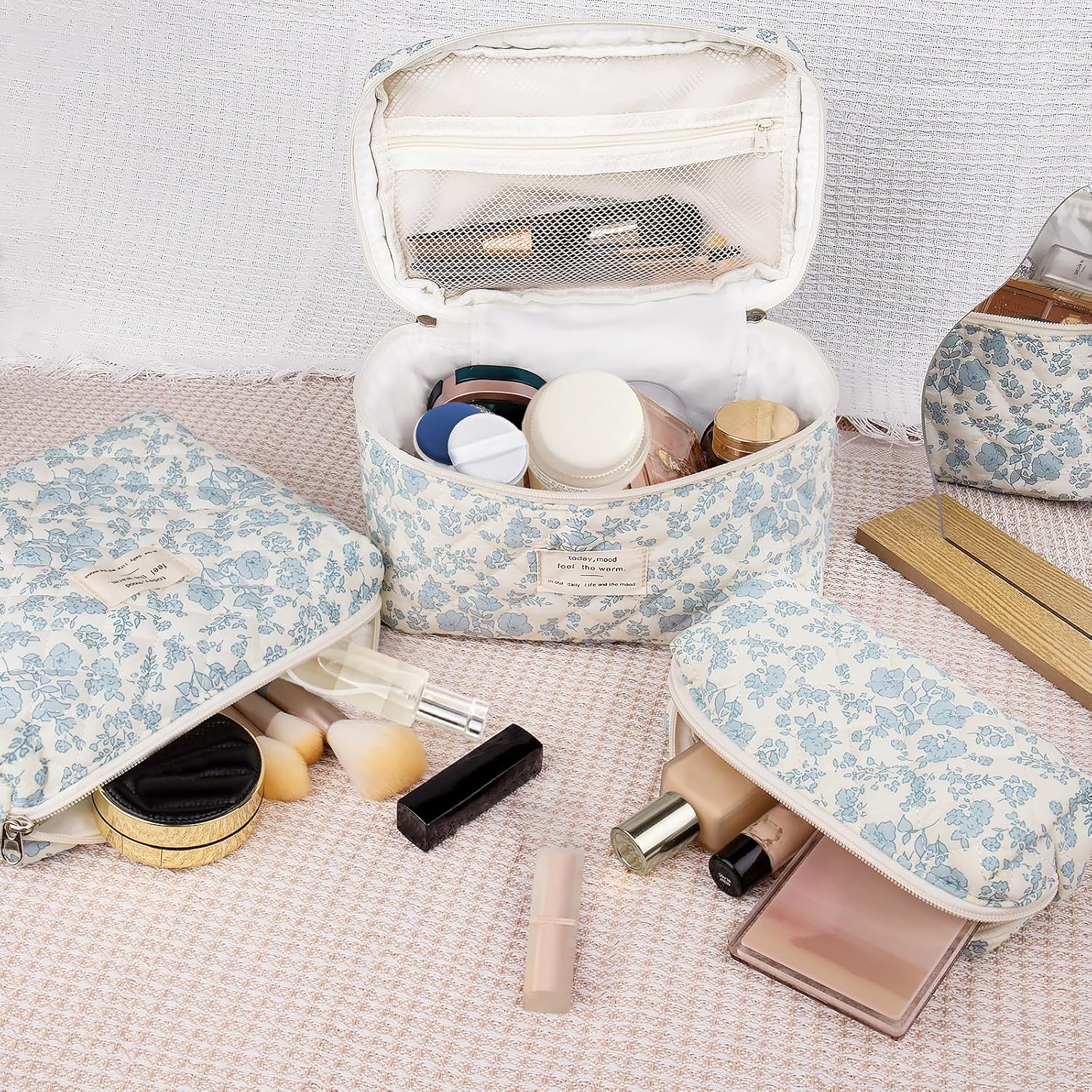 Gosect Quilted Makeup Bag Set, Large Floral Cosmetic Bag for Women, Cute Cotton Makeup Bag, Flower Travel Toiletry Organizer Bag(Color Coded Floral)