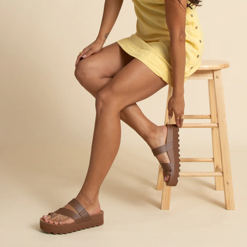 Vista hi layla toe ring sandals