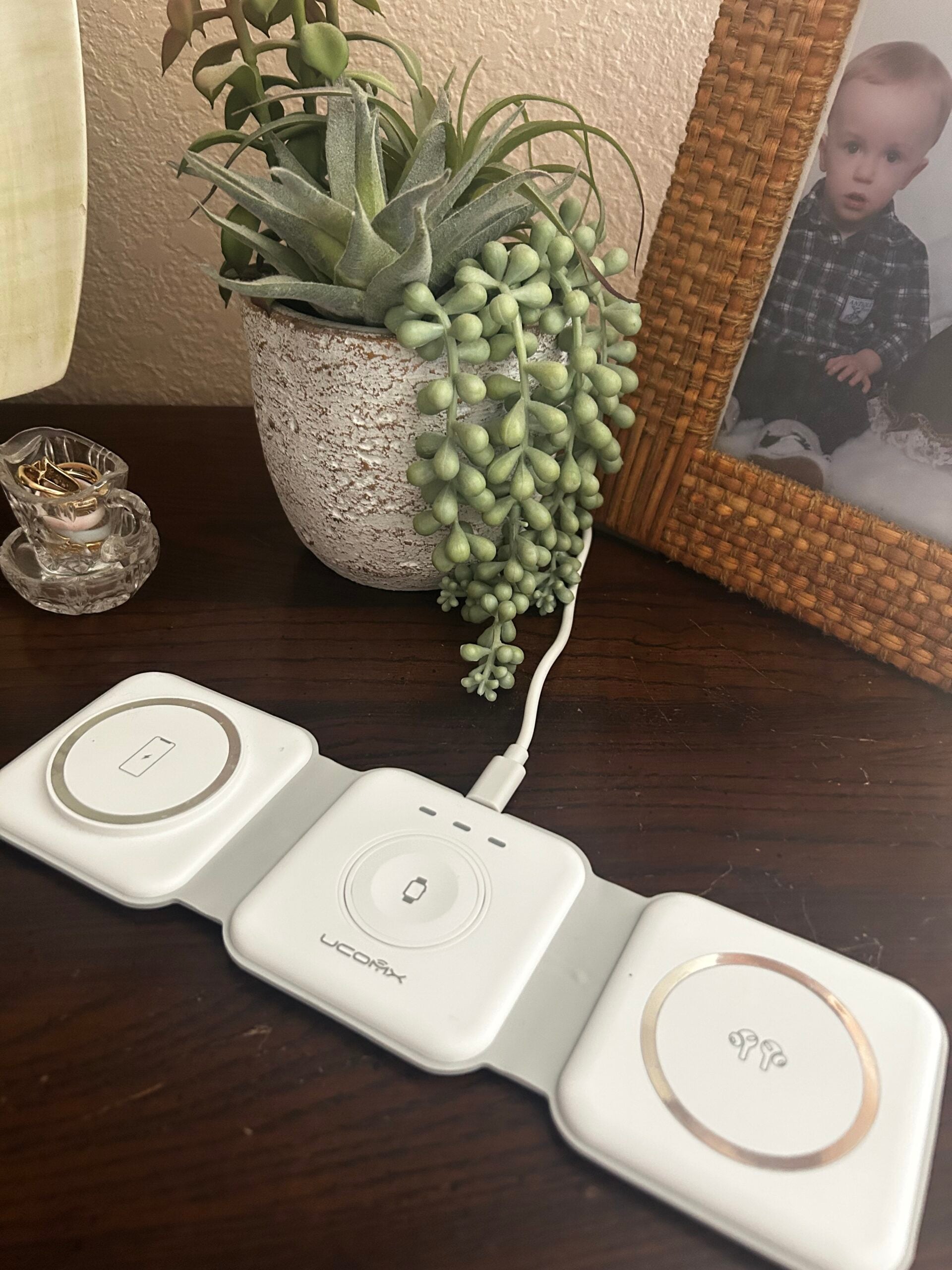 all in one charger phoebe