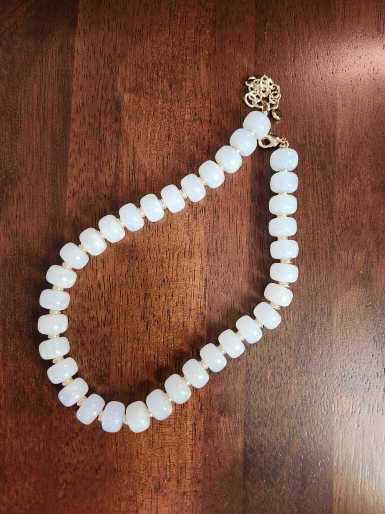 chunky white necklace
