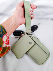 dual pouch wristlet