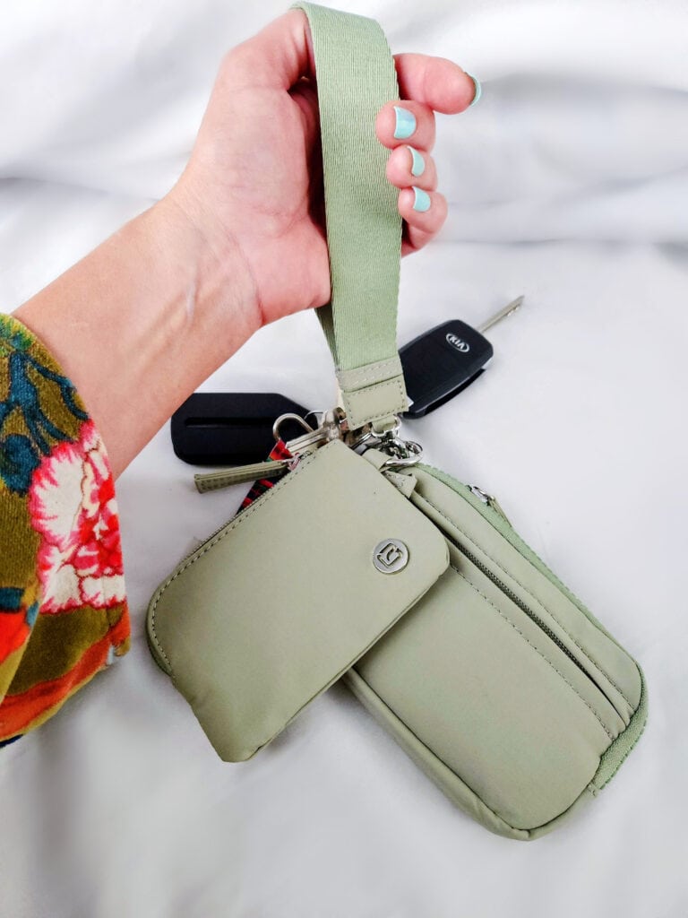 dual pouch wristlet