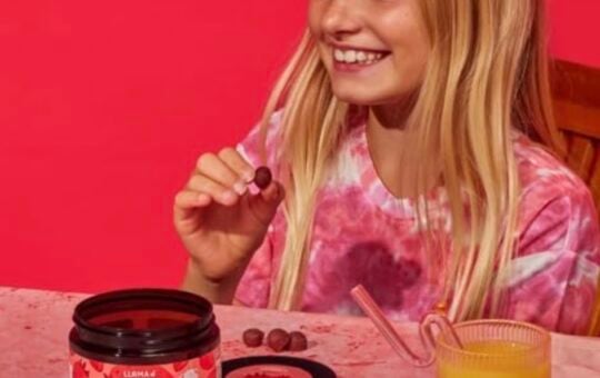 llama kids multivitamin gummies