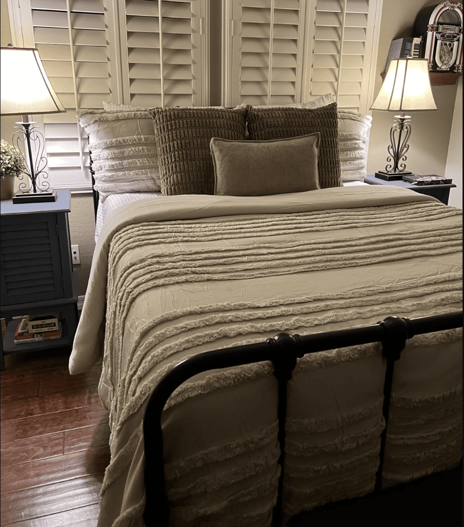 BEDELITE B Tufted Comforter beige BEDELITE B Tufted Comforter beige