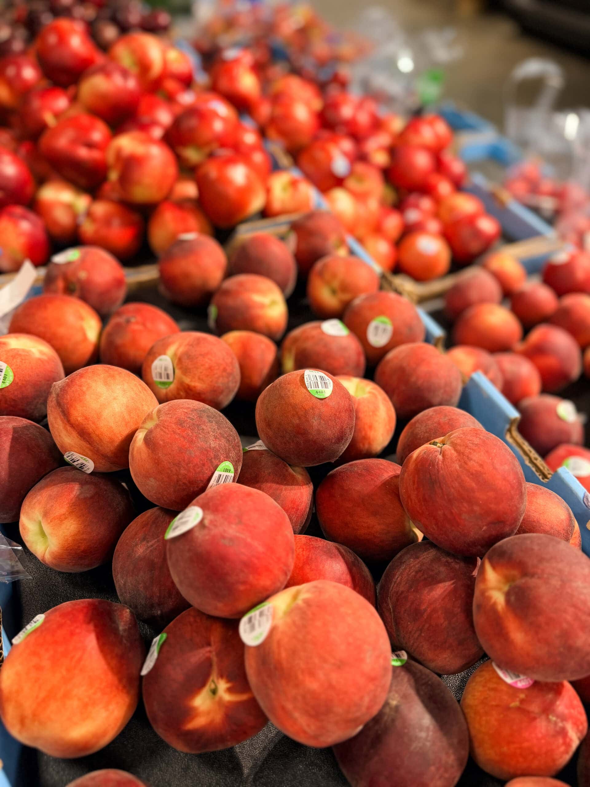 grocery store produce peaches grocery store produce peaches