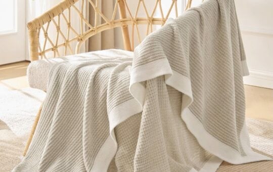 BEDELITE Soft Cozy Chenille Waffle Knit Throw Blanket