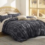 Bedsure 3 Piece Tufted Comforter Set