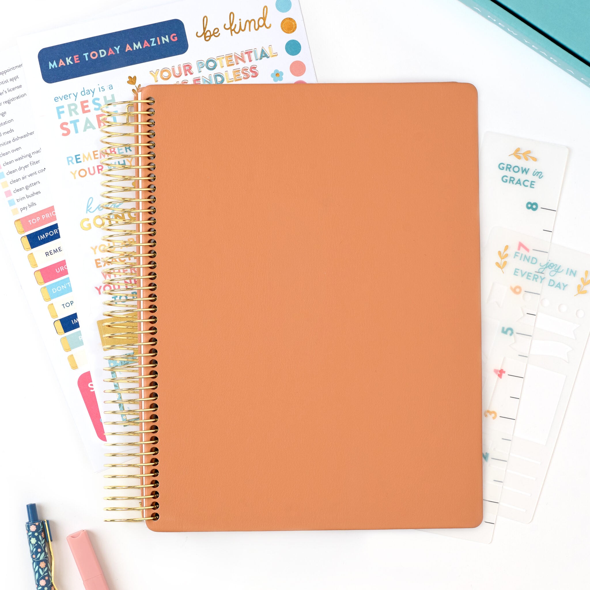 Home Planner 2027 COVR 002 - clay