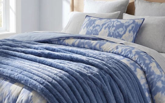 Mainstays Channel Faux Fur Blanket, Blue Jewel, Full:Queen, 86 in x 90 in