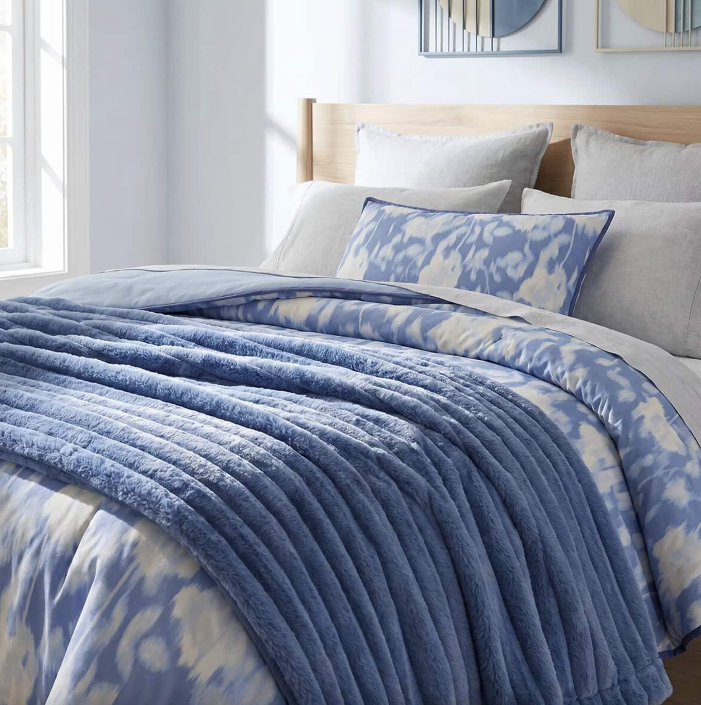 Mainstays Channel Faux Fur Blanket, Blue Jewel, Full:Queen, 86 in x 90 in