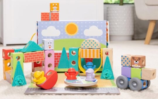 Melissa & Doug Blockables Town Connectable Wooden Building Blocks