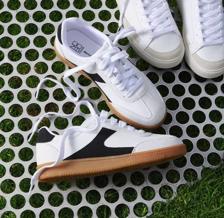 No Boundaries Women's Lace Up Sport Sneakers