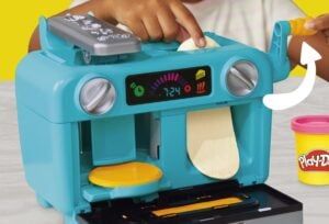 Play Doh Super Slice Cake Playset Oven