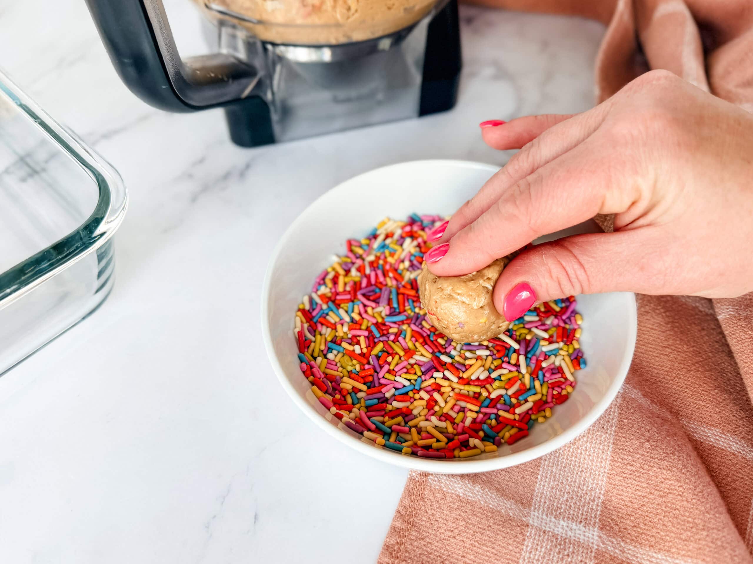 birthday cake protein balls (5) birthday cake protein balls (5)