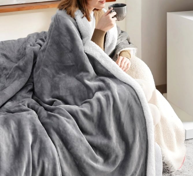 Bedsure Sherpa Fleece Throw Blanket
