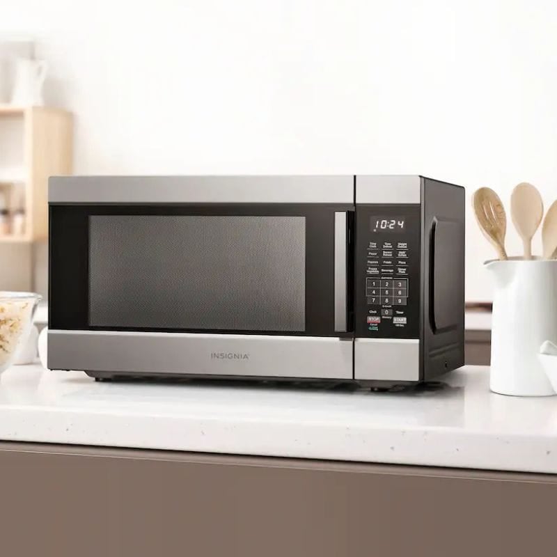 Insignia 2.2 cu.ft. Countertop Microwave