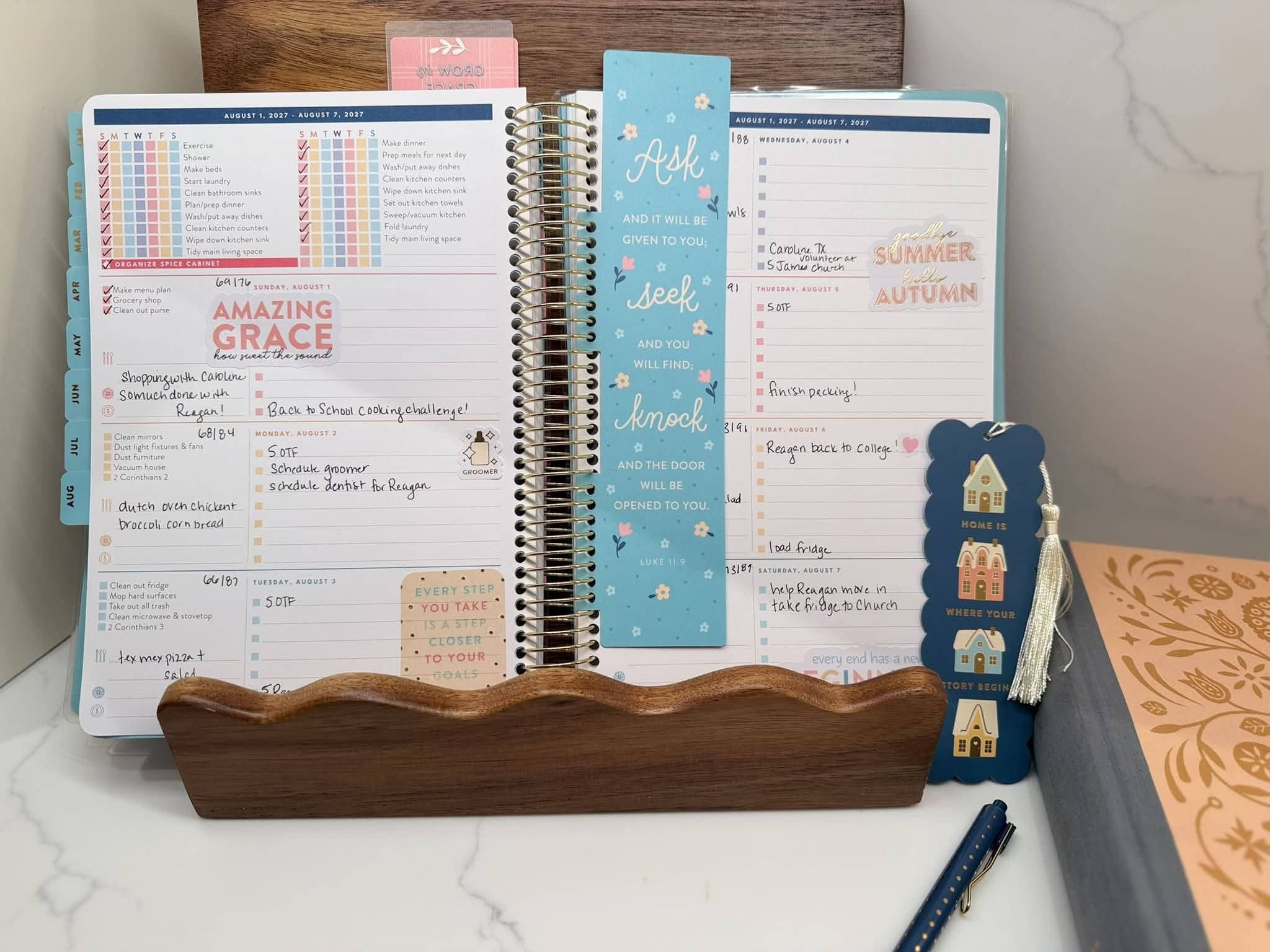 Journaling Bible and Planner Book Stand Laurie