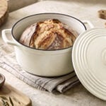 Overmont Enameled Cast Iron Dutch Oven 5.5QT Pot with Lid Cookbook & Cotton Potholders Heavy Duty Cookware for Braising, Stews, Roasting, Sourdough Baking White