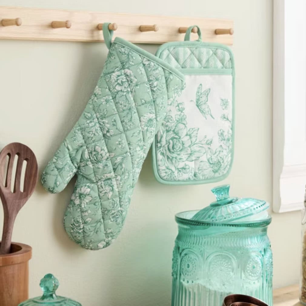 Pioneer Woman Oven Mitt Set