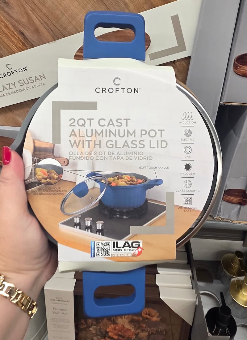Pot with Lid 2