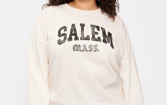 old navy sweatshirt (1)