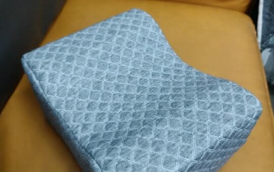 side sleeper leg pillow