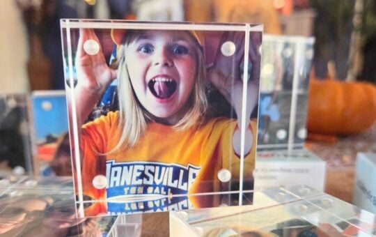 walgreens photo acrylic cube (1)