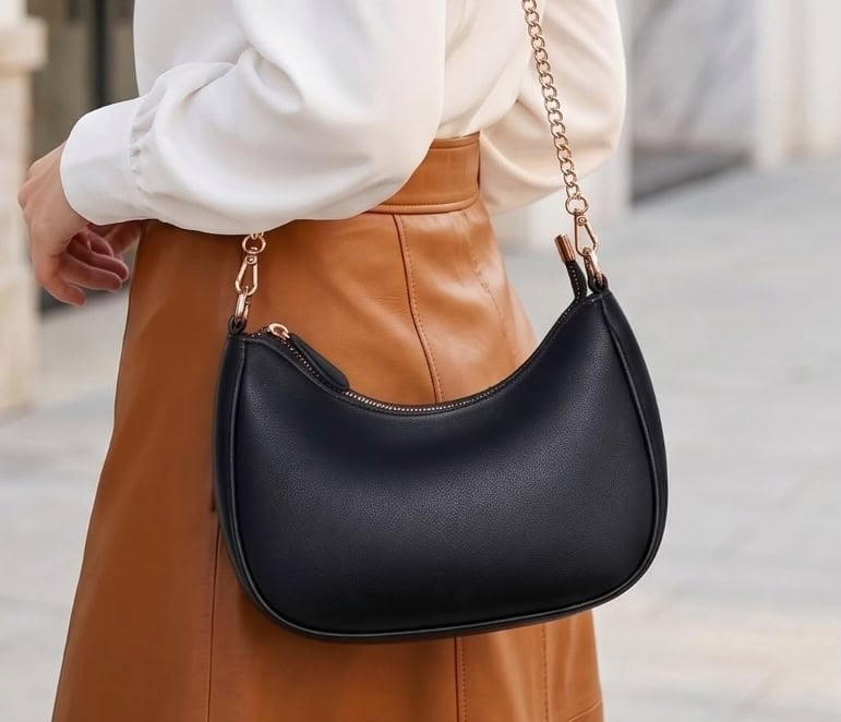 Chelmon Shoulder Bag Chelmon Shoulder Bag