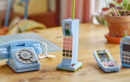 LEGO Creator 3 in 1 Retro Telephone