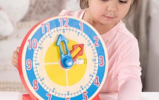 Melissa & Doug clock