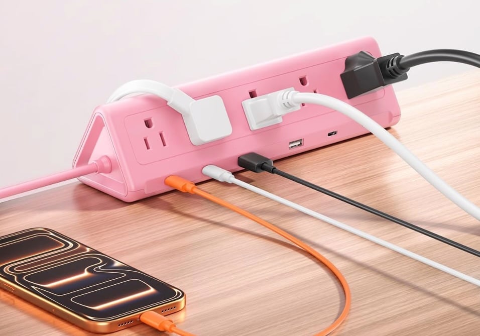 SMALLRT Pink Desk Clamp Power Strip