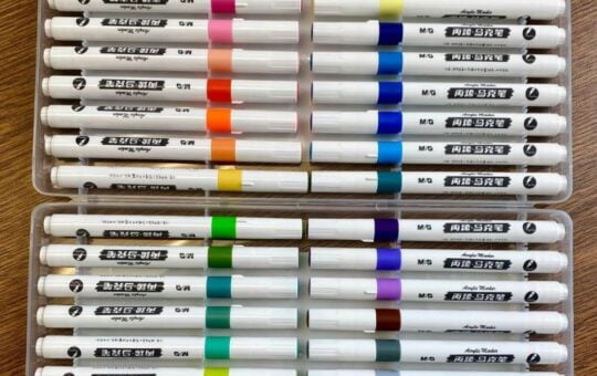 acrylic paint markers (1)