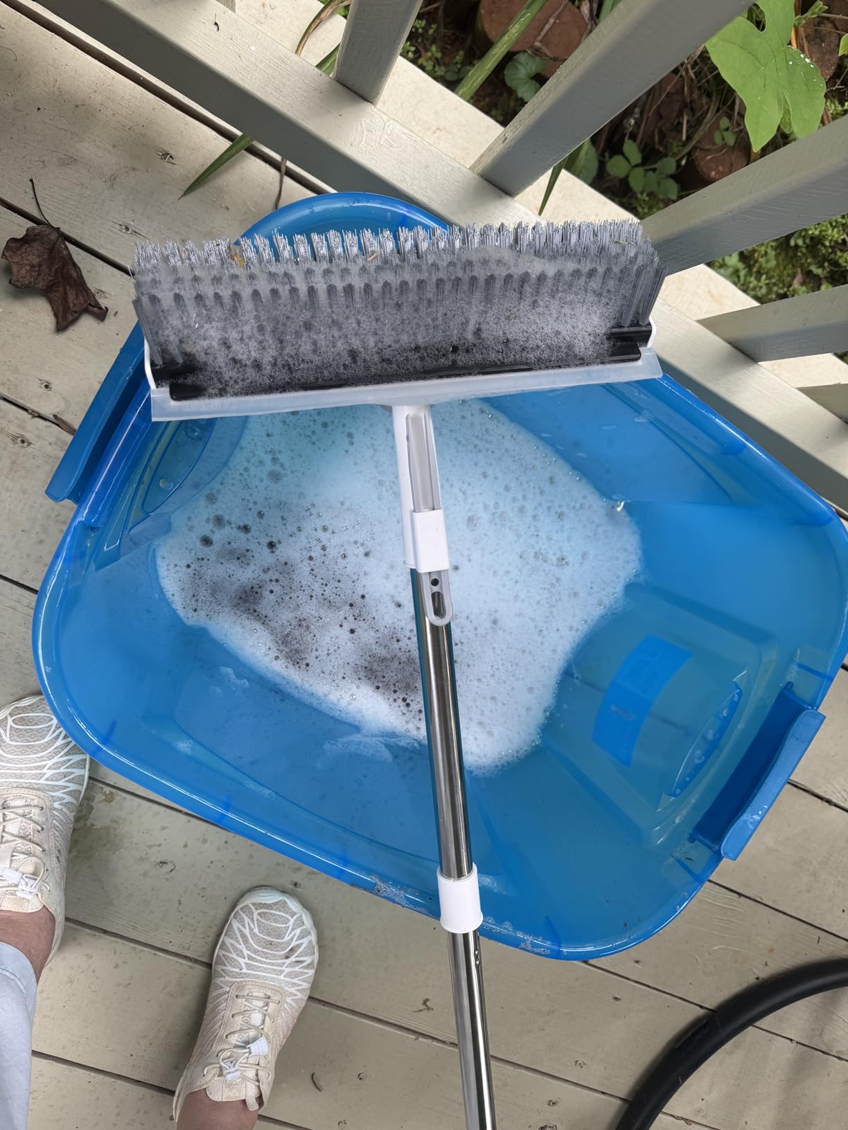 AIR U+ Floor Scrub Brush with Long Handle