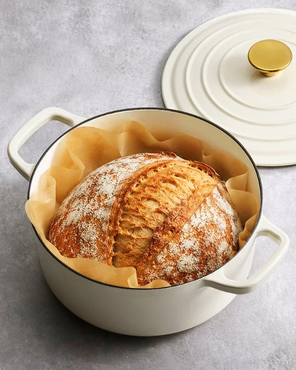 CAROTE 4.5QT Enamel Cast Iron Dutch Oven CAROTE 4.5QT Enamel Cast Iron Dutch Oven