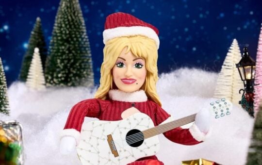Dolly on the holly (3)