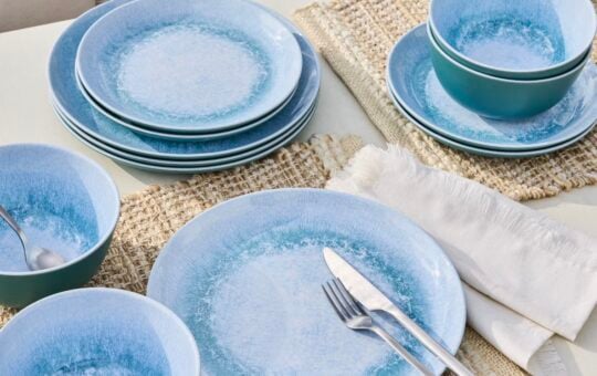 better homes and gardens melamine blue reactive tableware